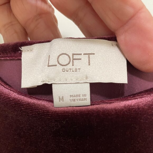 Loft Burgundy Velvet Spaghetti Strap Camisole Top Womens Size‎ M - Picture 3 of 7